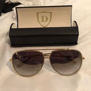 CONDOR-TWO,GREY CRYSTAL TO CREAM-SHINY 18K GOLD